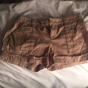 Old Navy khaki shorts size 6 like new condition